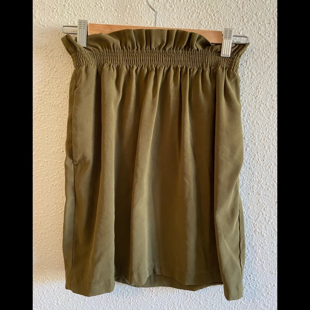 H&M green skirt